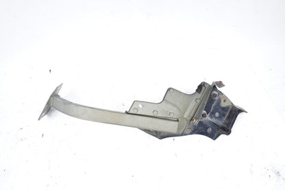 2013 - 2017 Audi A8L A8 Front Right Fender Support Mount Bracket 4H0821396 OEM