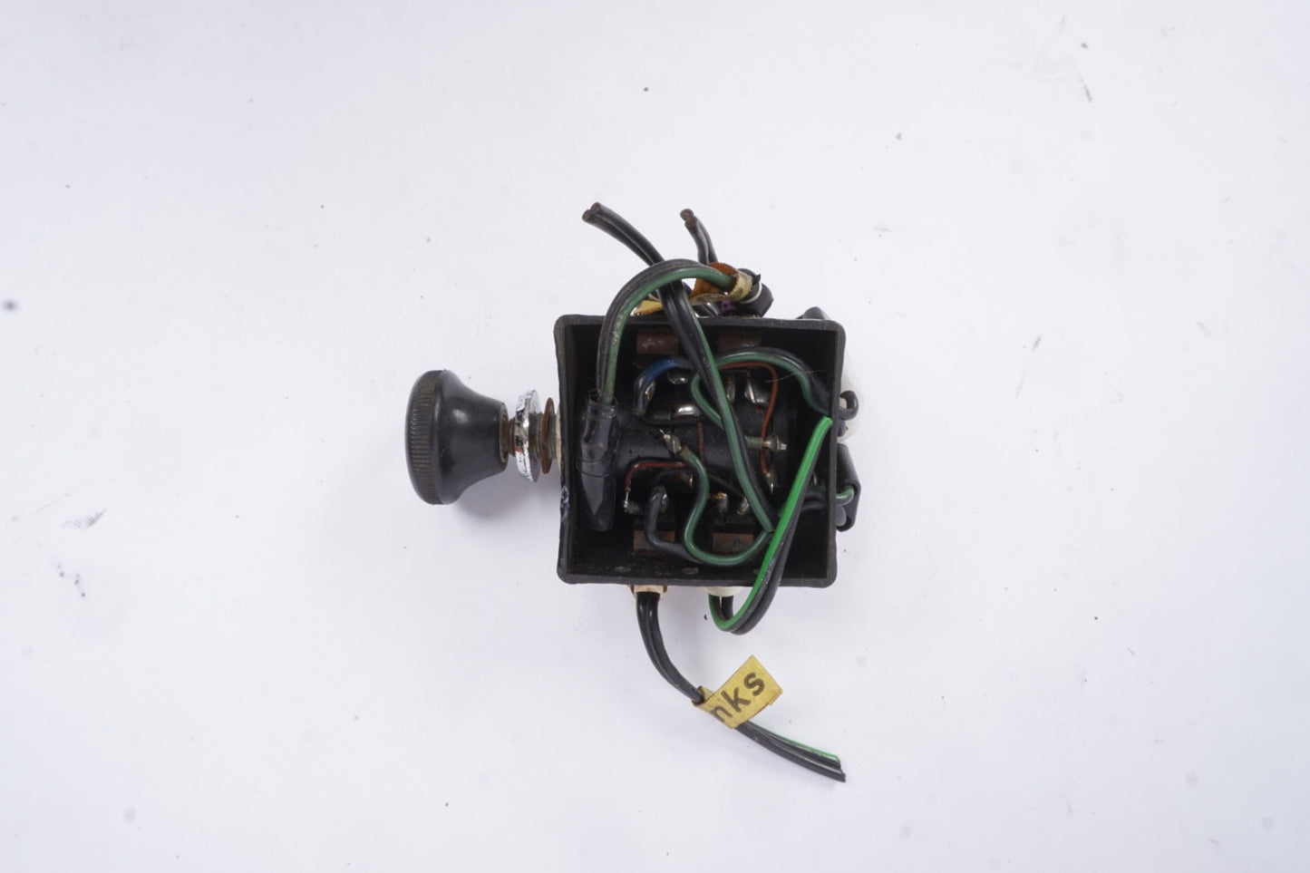MERCEDES BENZ R107, W116 EARLY CONSOLE SPEAKER BALANCE SWITCH    0821MB063