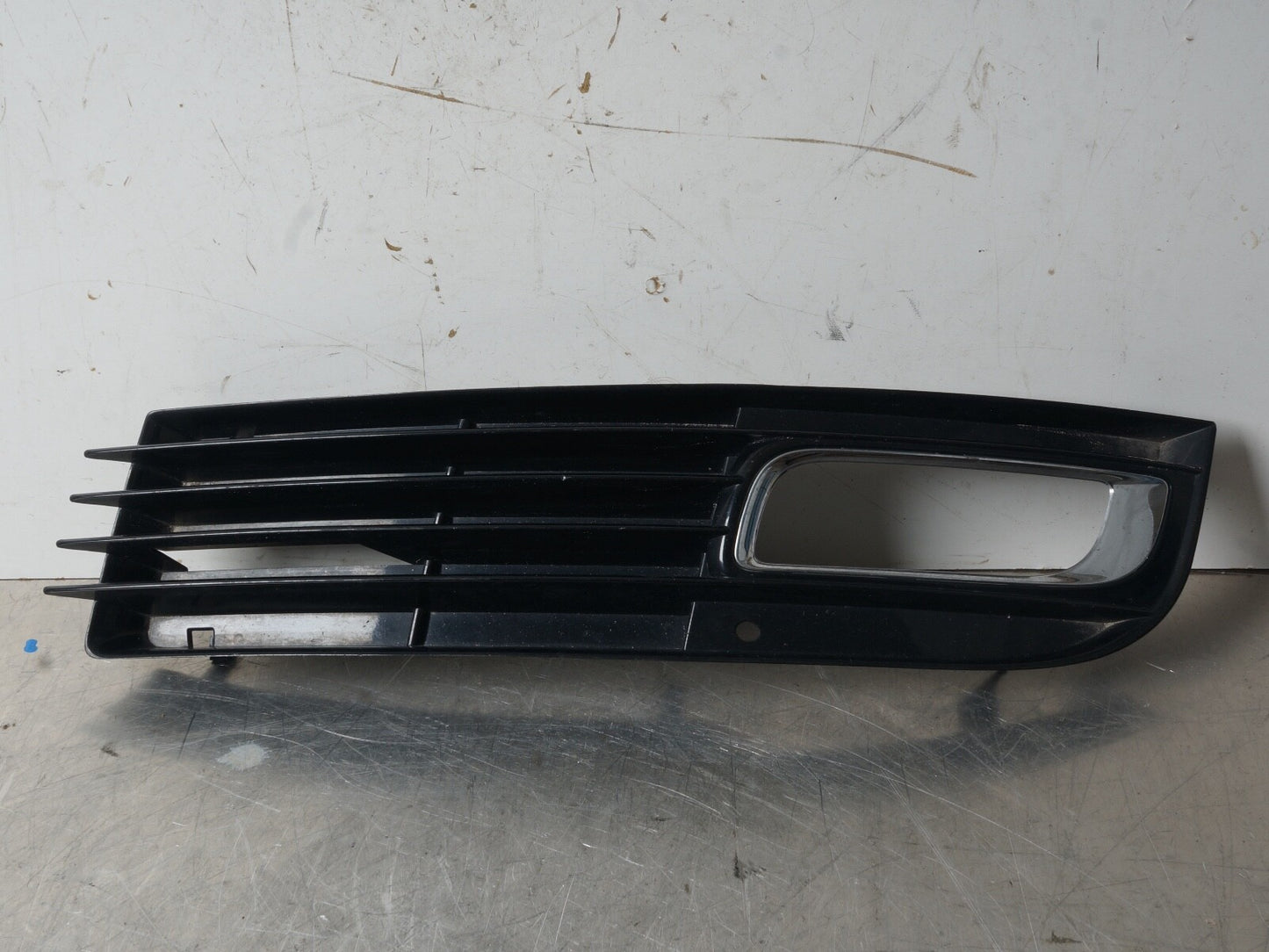 2008-2010 AUDI A8 FRONT LEFT LOWER BUMPER GRILLE INSERT BLACK CHROME