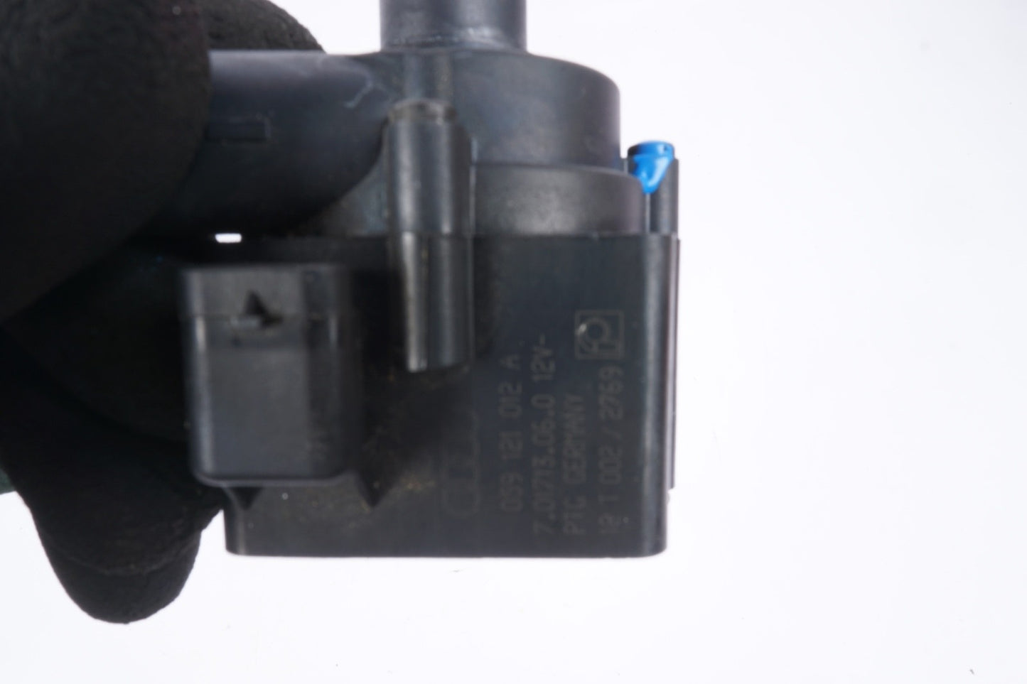 11-14 Audi D4 A8L 4.2L Engine Cooling Auxiliary Water Pump Sensor 059121012A OEM