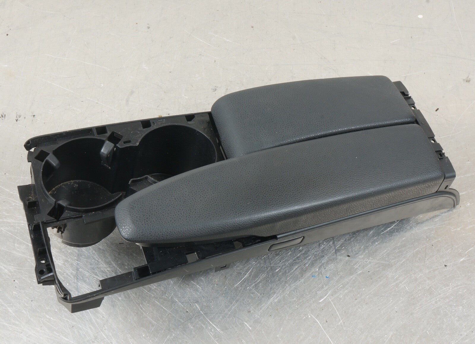 2011 - 2014 Mercedes C200 C250 C300 C350 C63 AMG Center Console Arm Rest Armrest