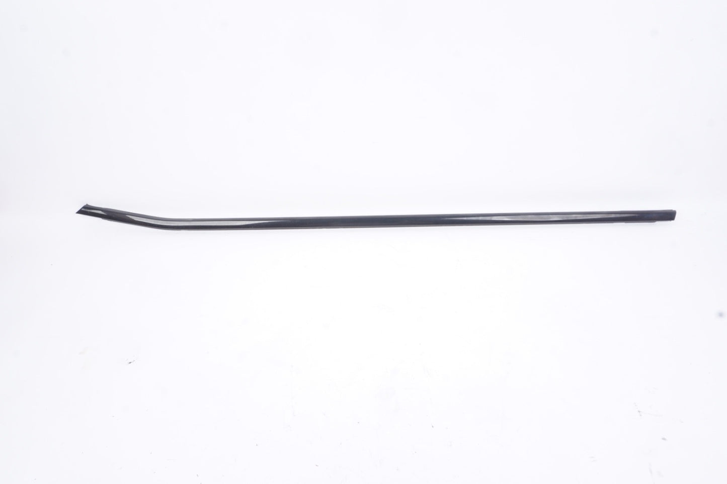 2016 - 2023 BMW X2 F39 FRONT LEFT DRIVER SIDE DOOR WINDOW BELT MOLDING OEM