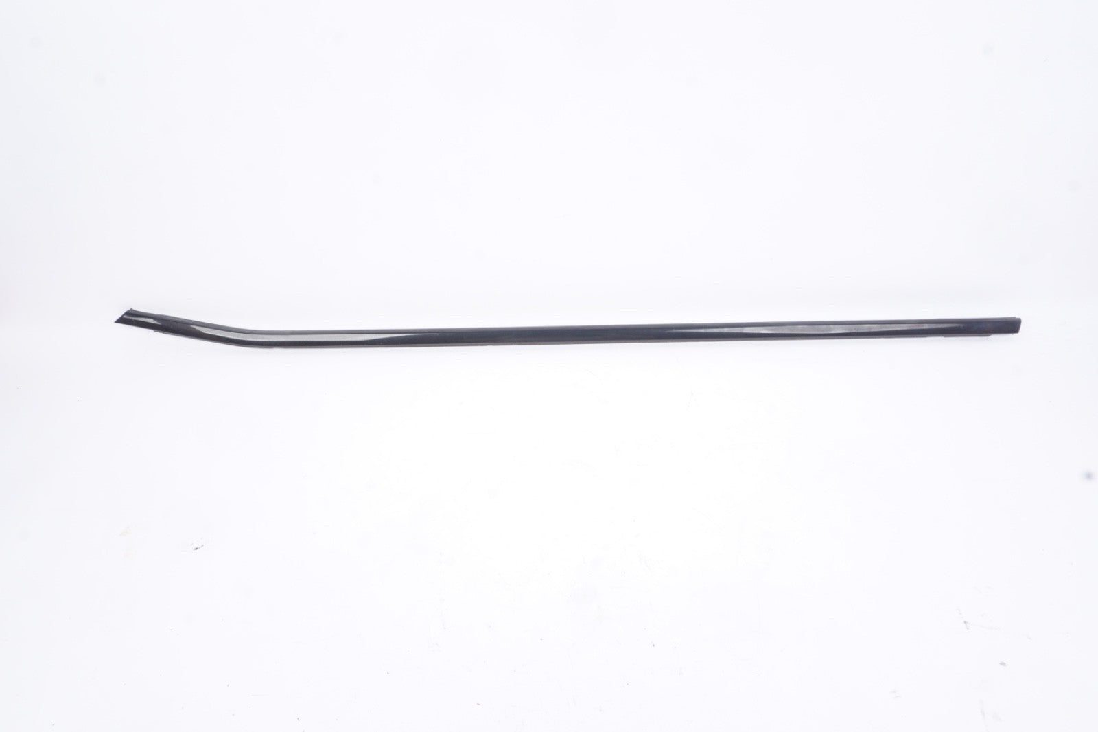 2016 - 2023 BMW X2 F39 FRONT LEFT DRIVER SIDE DOOR WINDOW BELT MOLDING OEM