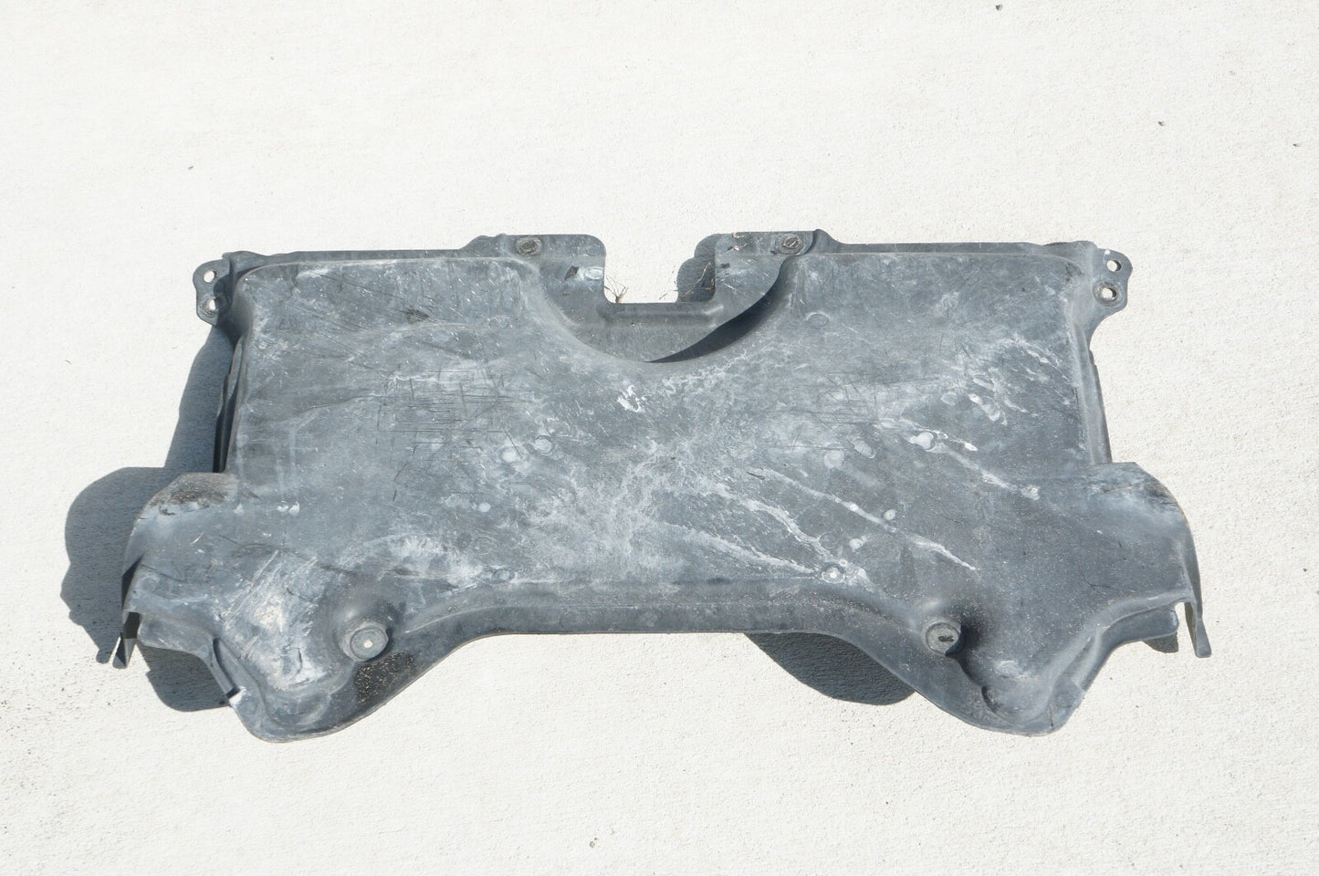 2008 - 2014 MERCEDES C200 C250 C300 C350 Engine Center Middle Lower Mud Flap