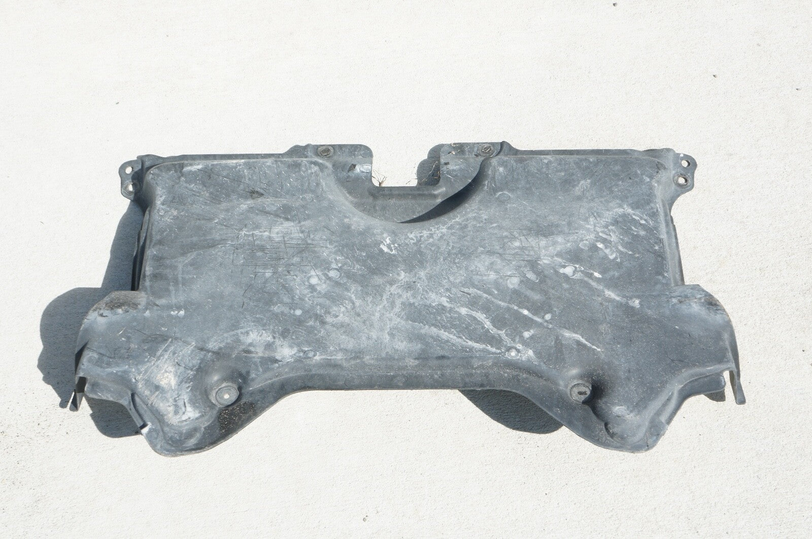 2008 - 2014 MERCEDES C200 C250 C300 C350 Engine Center Middle Lower Mud Flap