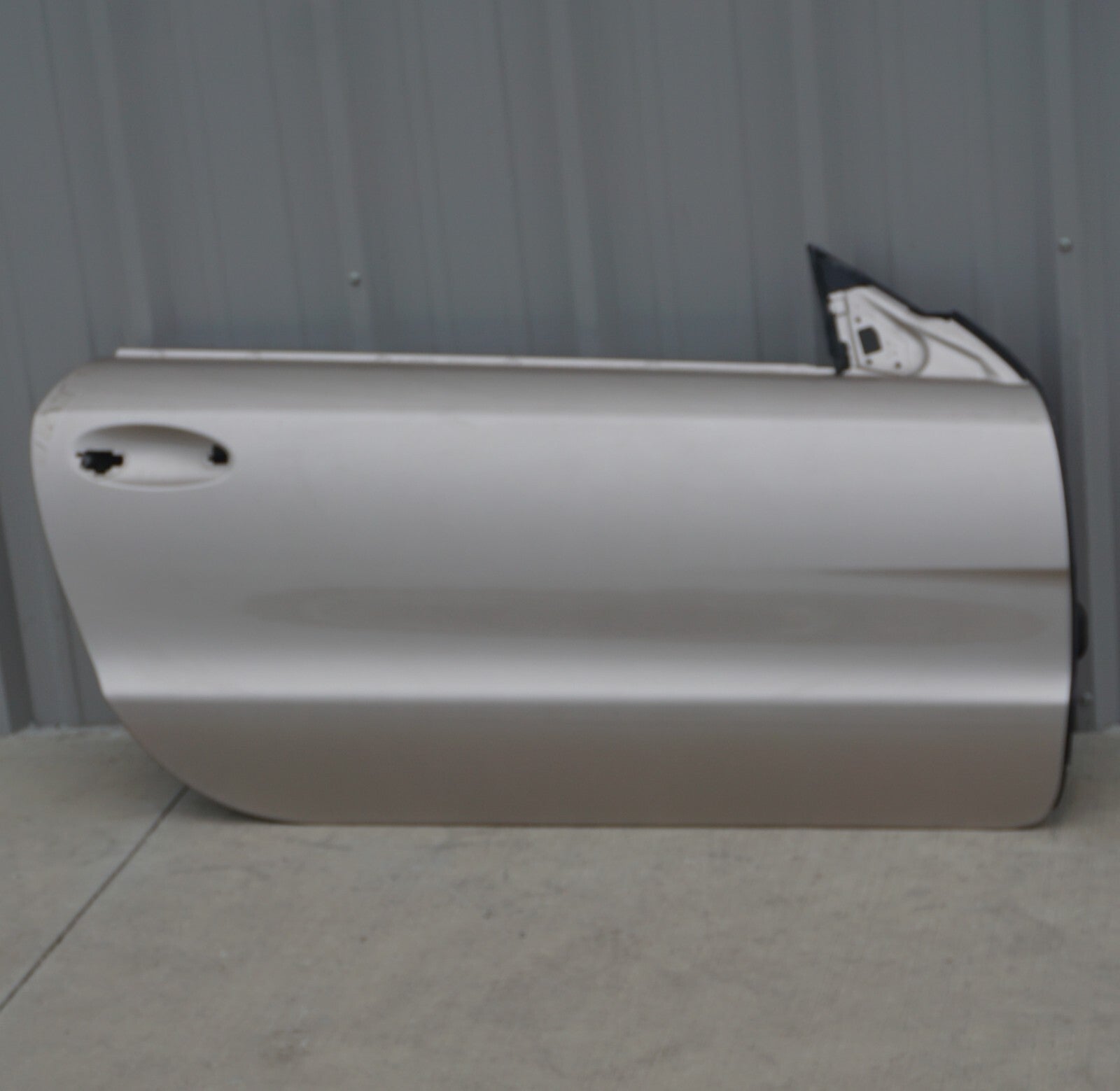 03 - 08 Mercedes R230 SL500 SL550 SL600 Front Door Shell Right Passenger EM