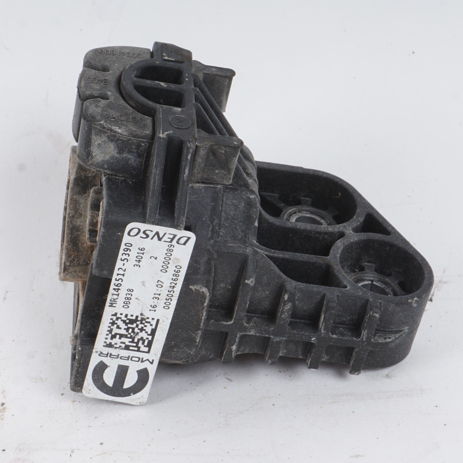 17 - 24 Alfa Romeo Giulia 2.0 RADIATOR CORE BRACKET SUPPORT LEFT DRIVER SIDE OEM