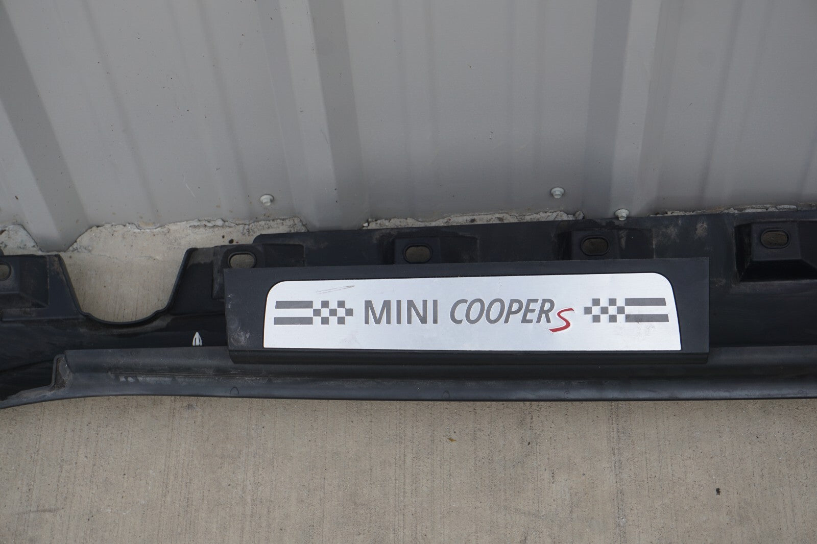 11 - 16 Mini Cooper Countryman Left Driver Side Rocker Panel Skirt Molding  OEM