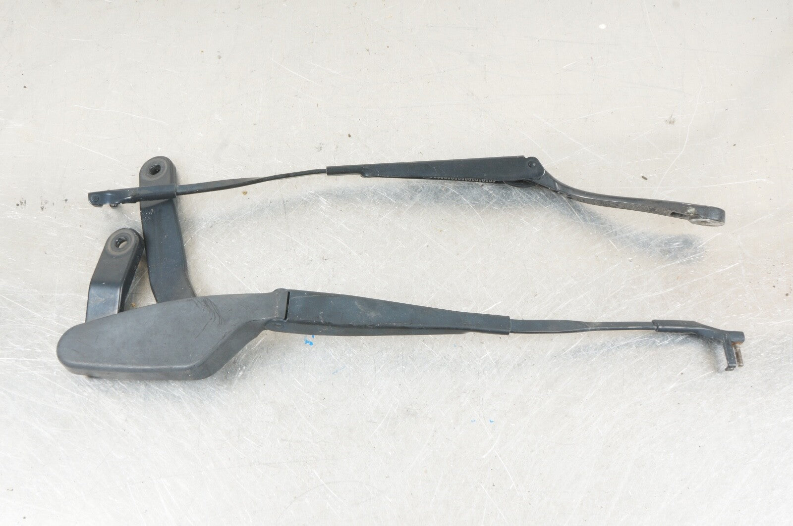 12-14 Mercedes C250 W204 Front Left Right Windshield Wiper Arm Set OEM