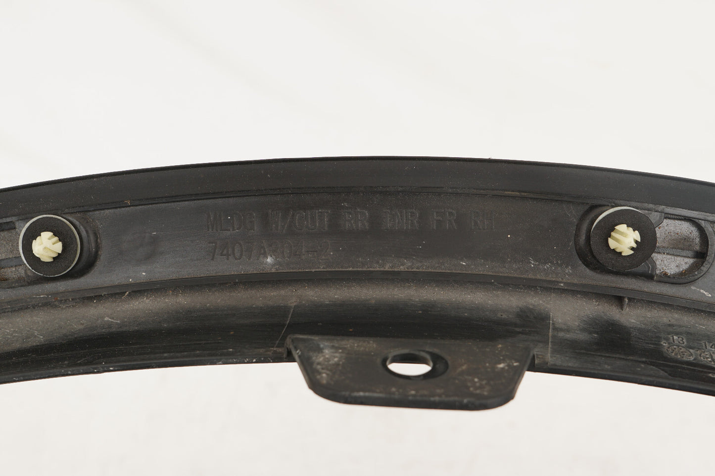 2016-2020 MITSUBISHI OUTLANDER REAR RIGHT QUARTER WHEEL ARCH FLARE MOLDING OEM