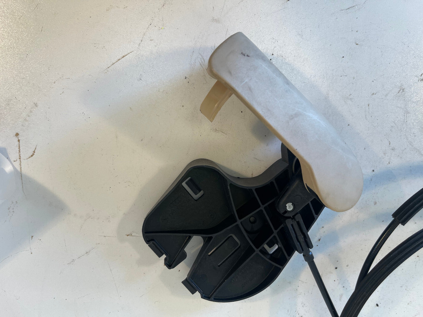 2012-2014 AUDI A7 C7 HOOD RELEASE HANDLE OEM