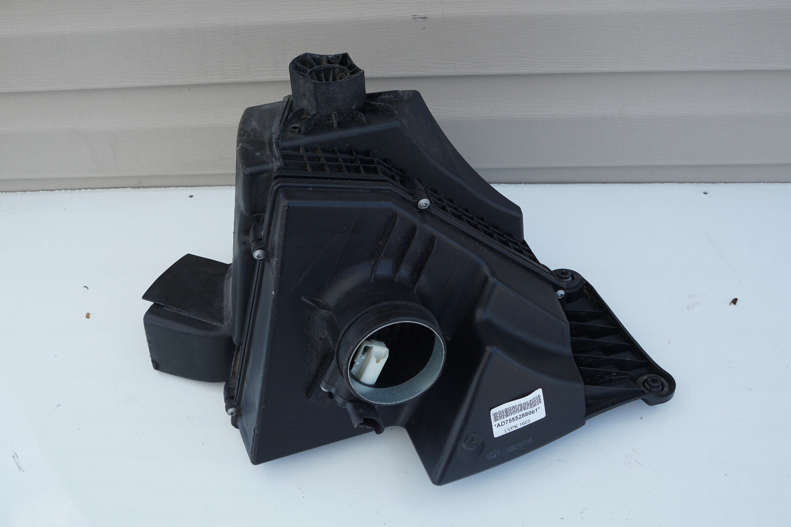 07-13 BMW 328I 3.0L L6 N52 ENGINE AIR INTAKE BOX CLEANER FILTER HOUSING OEM