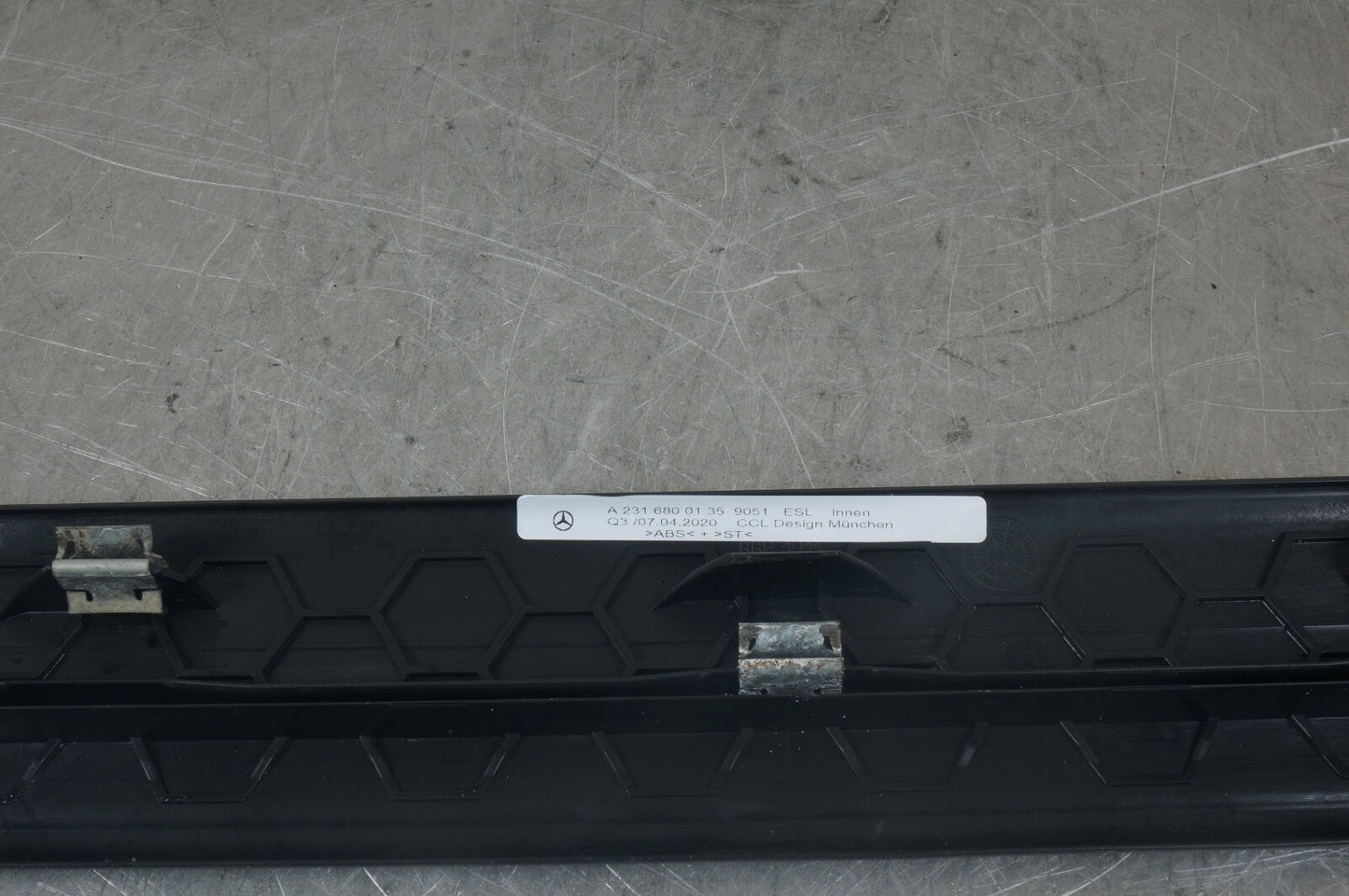 13-20 Mercedes SL400 SL450 SL550 Front RH or LH Door Inner Scuff Plate Black