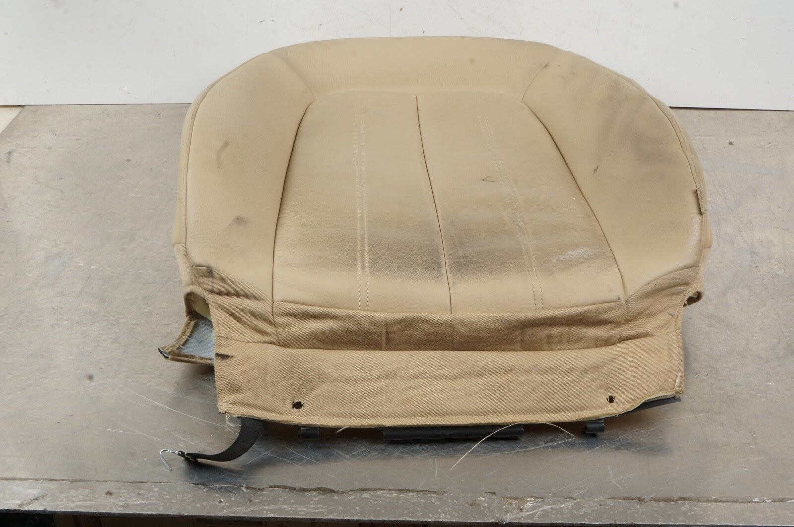 2012-2014 2016-2018 AUDI A7 C7 - Front LEFT SEAT Upper Backrest Cushion Assembly