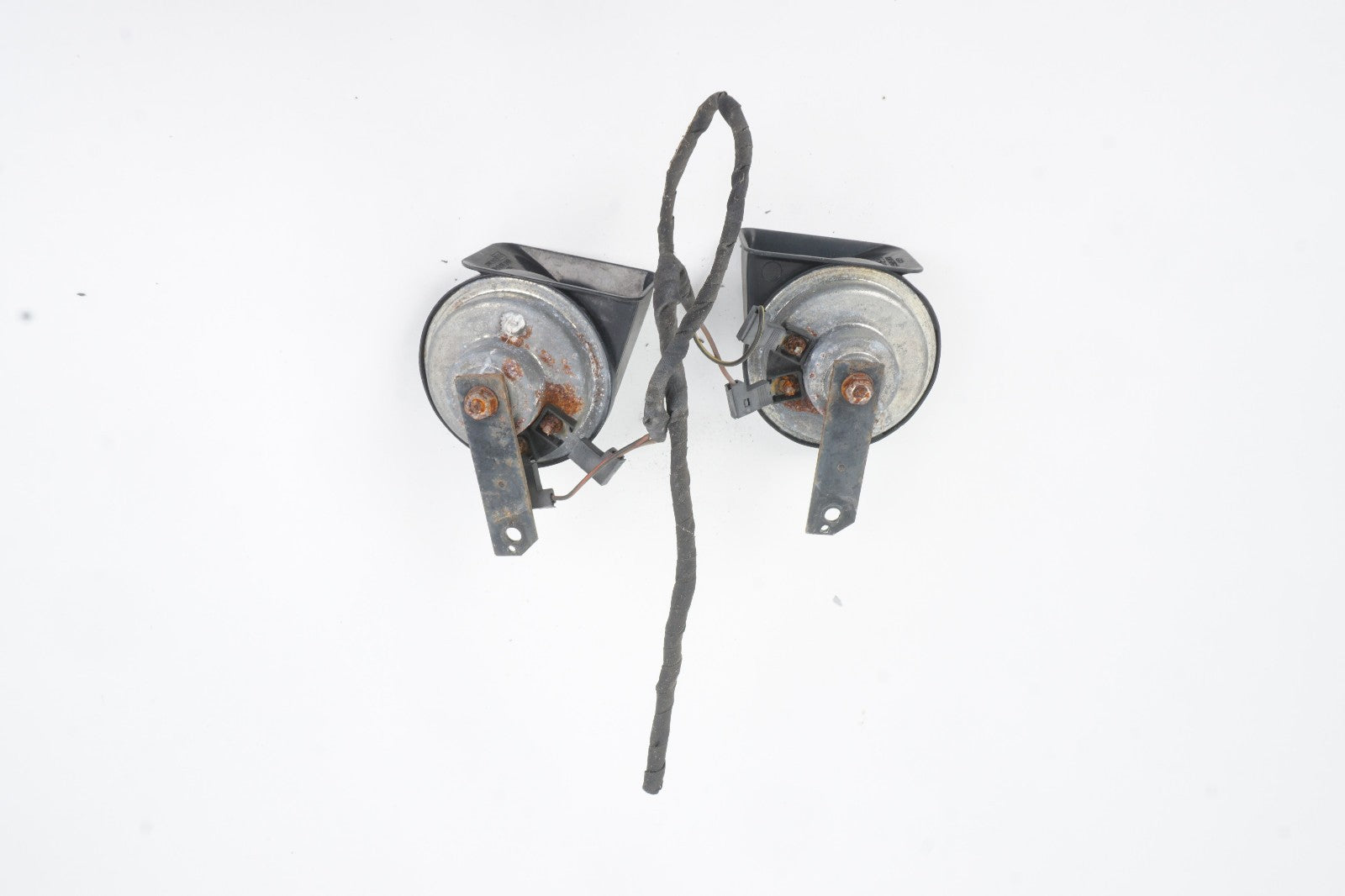 2003 - 2012 MERCEDES R230 SL500 FRONT LOW HIGH TONE SIGNAL HORN SET X2 OEM