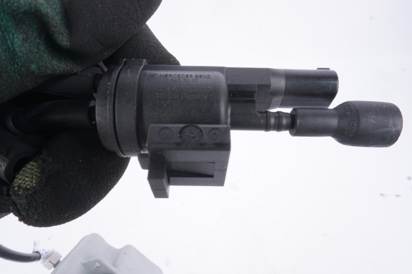 2014 - 2017 MERCEDES S550 CENTRAL LOCKING VACUUM VALVE PUMP TANK OEM