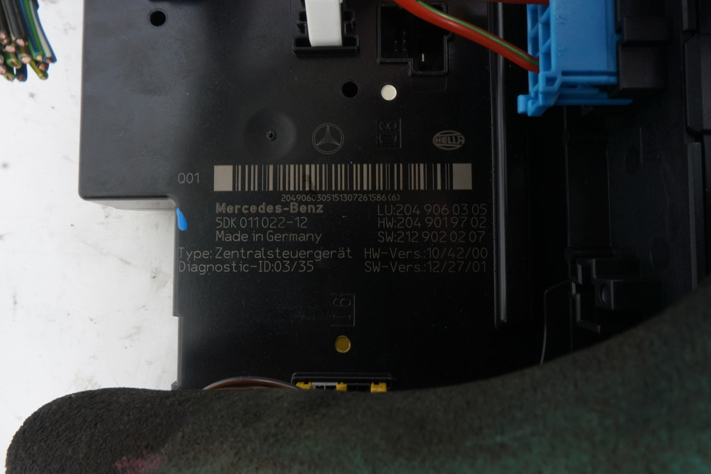 2012 - 2014 Mercedes C250 C350 Rear SAM Module Relay Fuse Box Assembly OEM