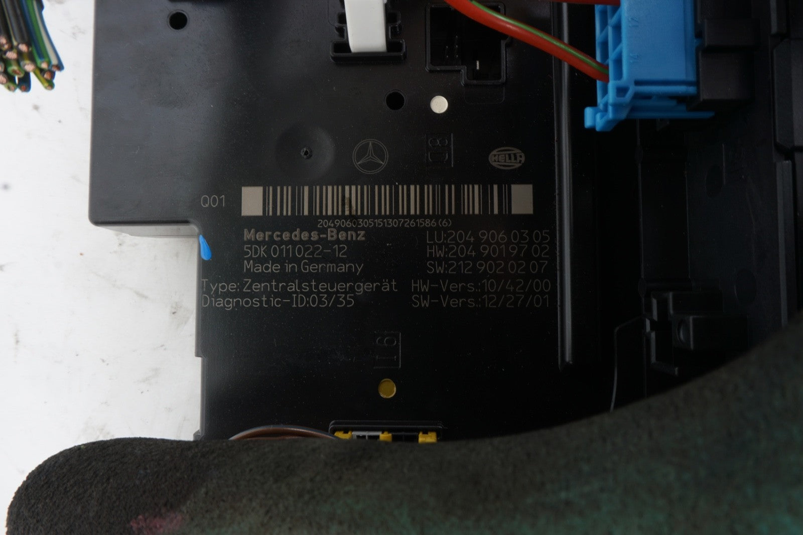 2012 - 2014 Mercedes C250 C350 Rear SAM Module Relay Fuse Box Assembly OEM