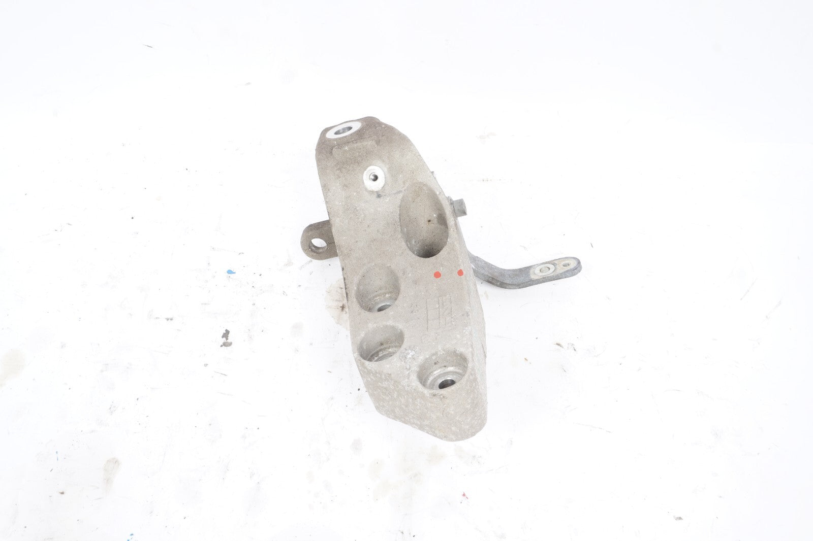 2014-2019 Maserati Ghibli 3.0L Engine Motor Mount Right Passenger Side OEM 51K
