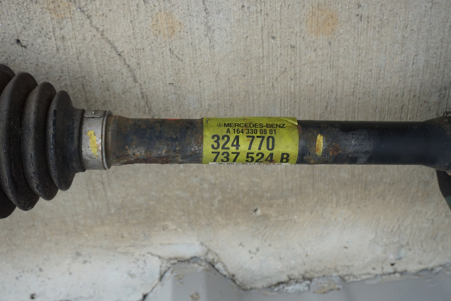 06-12 Mercedes X164 GL450 ML450 Front Left Driver Side Axle Shaft 1643300801 OEM