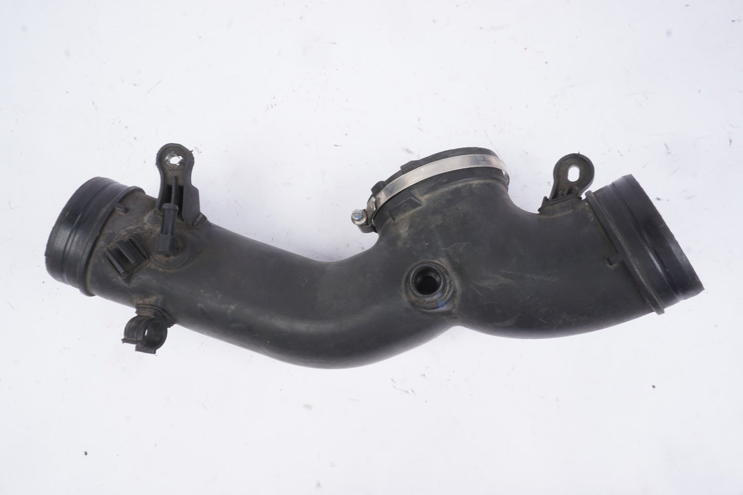2011 - 2012 Audi A8 Quattro Center Air Intake Hose Tube Suction Pipe OEM