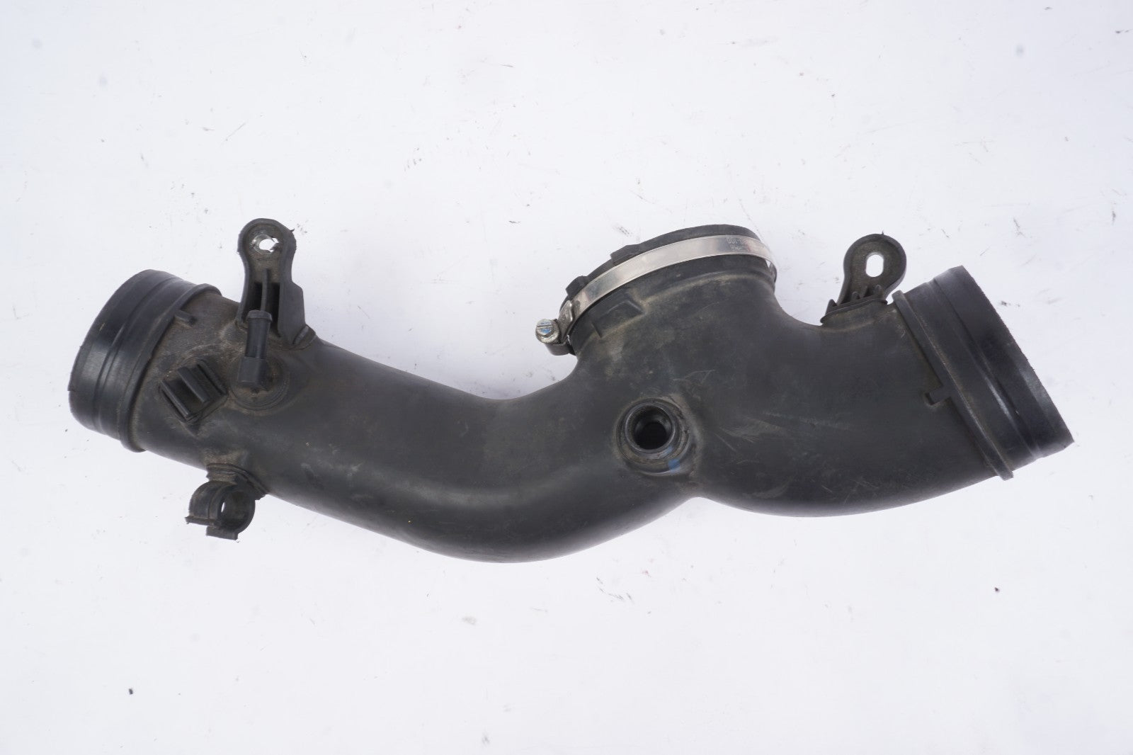 2011 - 2012 Audi A8 Quattro Center Air Intake Hose Tube Suction Pipe OEM