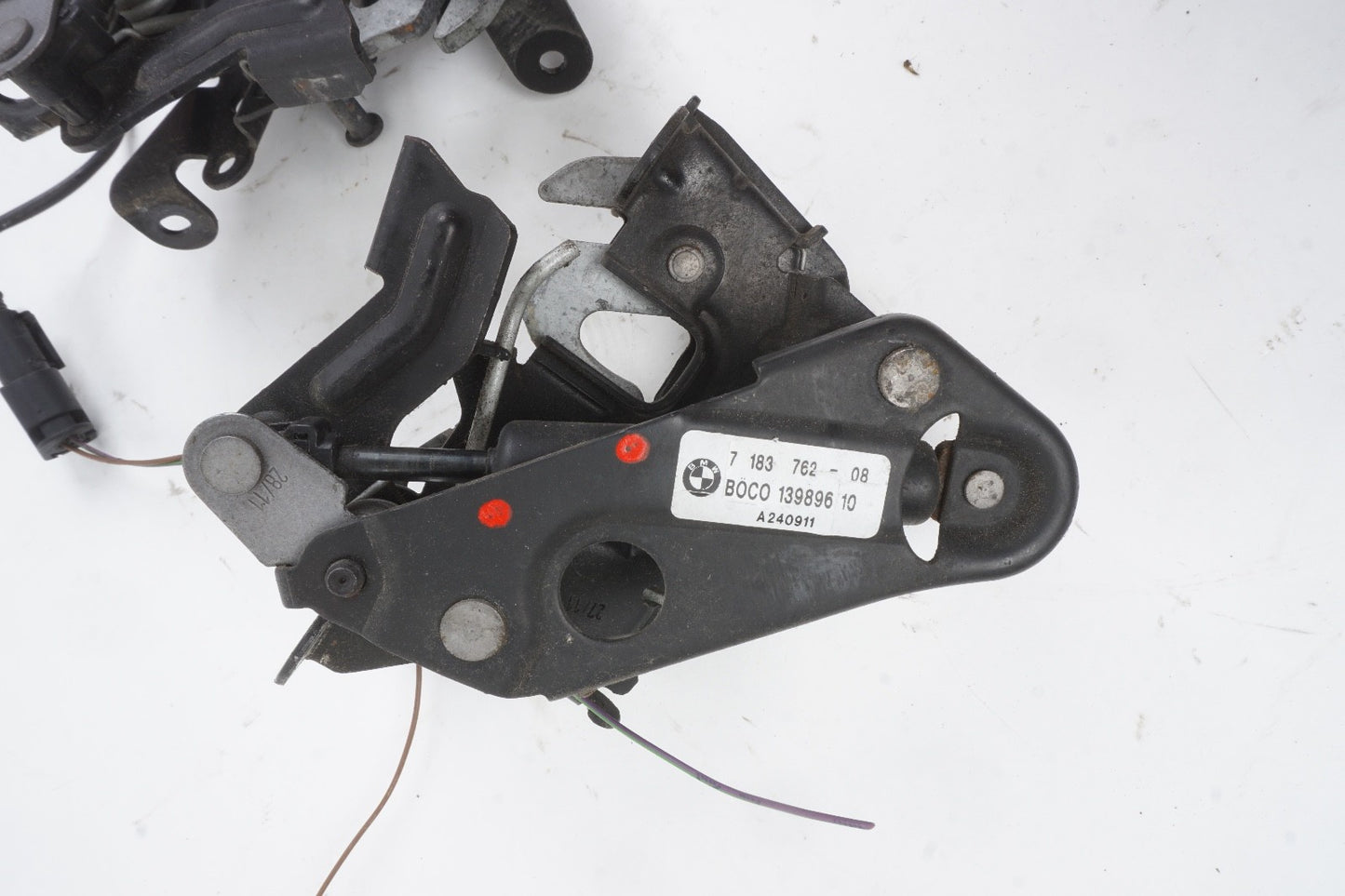 09-17 BMW F01 F06 F07 F10 F12 535I 550I 650I 750I LEFT RIGHT HOOD LOCK LATCH SET