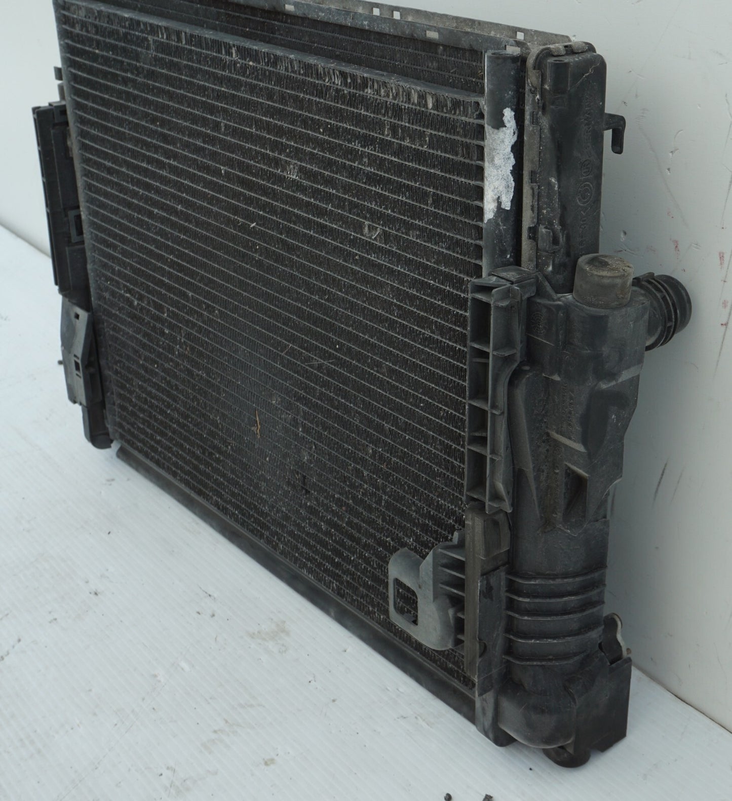 2003-2008 BMW Z4 E85 3.0L COOLING RADIATOR & AC CONDENSER OEM