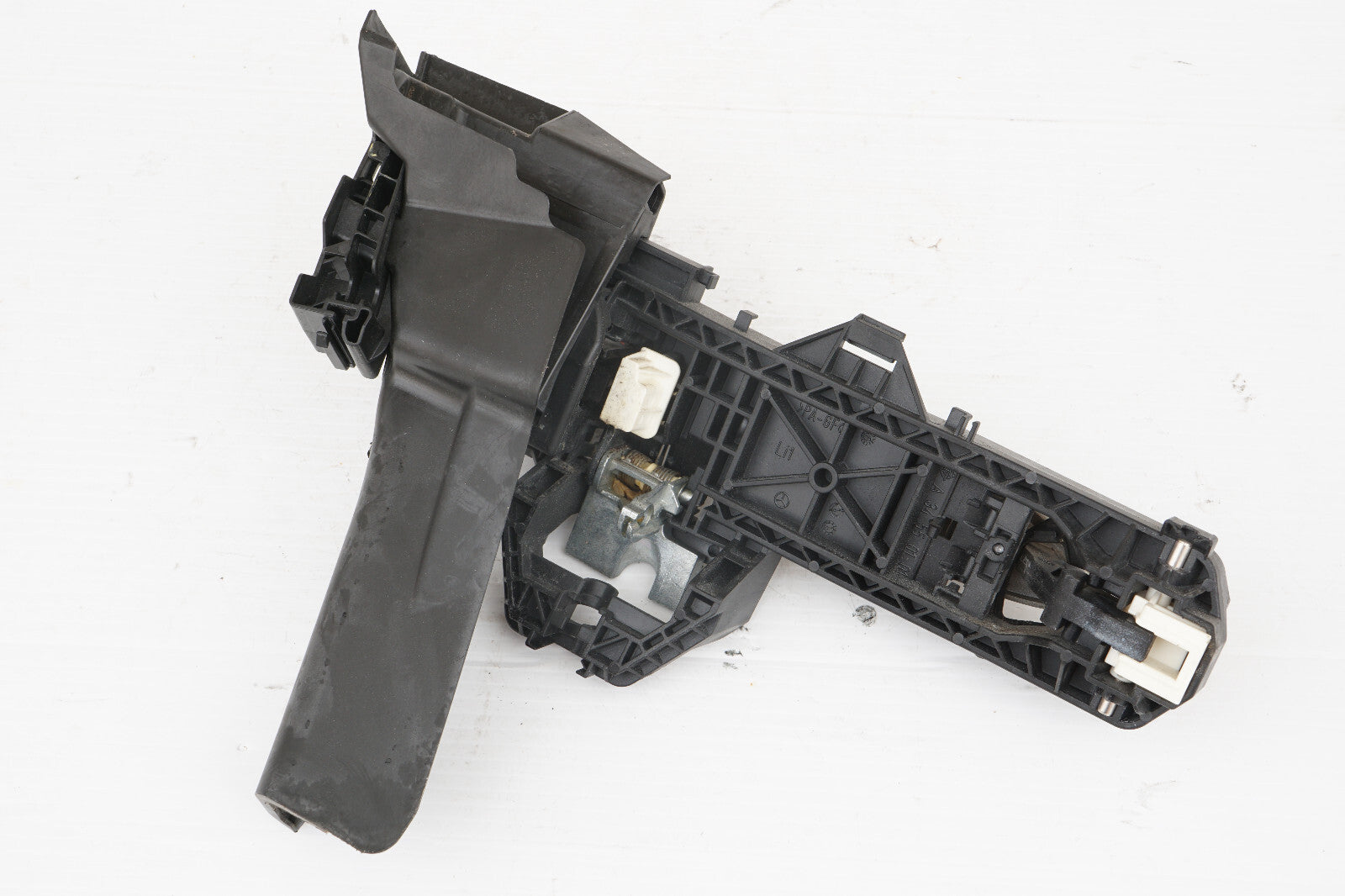 2008 - 2011 MERCEDES-BENZ C300 W204 FRONT LEFT DRIVER EXTERIOR DOOR HANDLE OEM