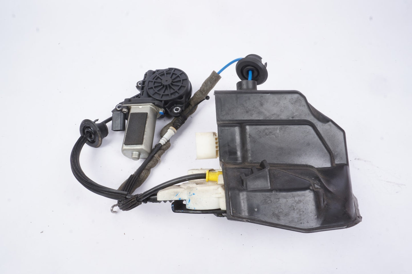 2011 - 2018 AUDI A8 QUATTRO REAR LEFT DOOR LOCK LATCH ACTUATOR OEM