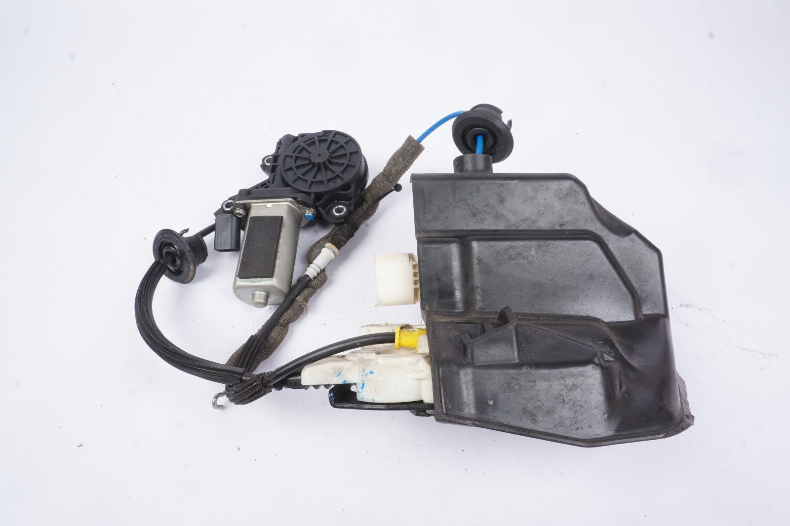 2011 - 2018 AUDI A8 QUATTRO REAR LEFT DOOR LOCK LATCH ACTUATOR OEM