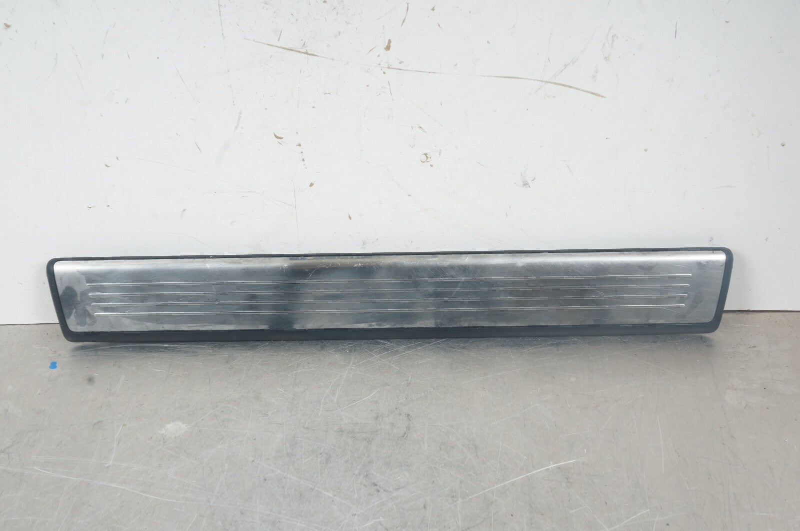 13-20 Mercedes SL400 SL450 SL550 Front RH or LH Door Inner Scuff Plate Black