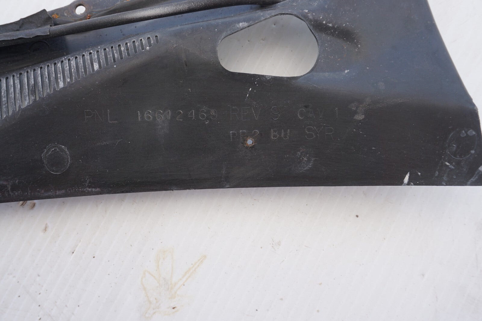 1987- 1993 Cadillac Allante WINDSHIELD WIPER COVER COWL TRIM GRILLE OEM