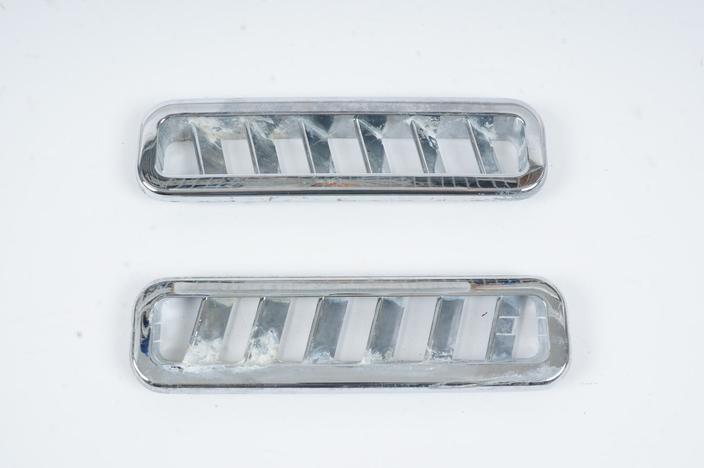 2010 - 20 BENTLEY MULSANNELEFT RIGHT LOWER FOOT A/C HEATER AIR VENT TRIM CHROME