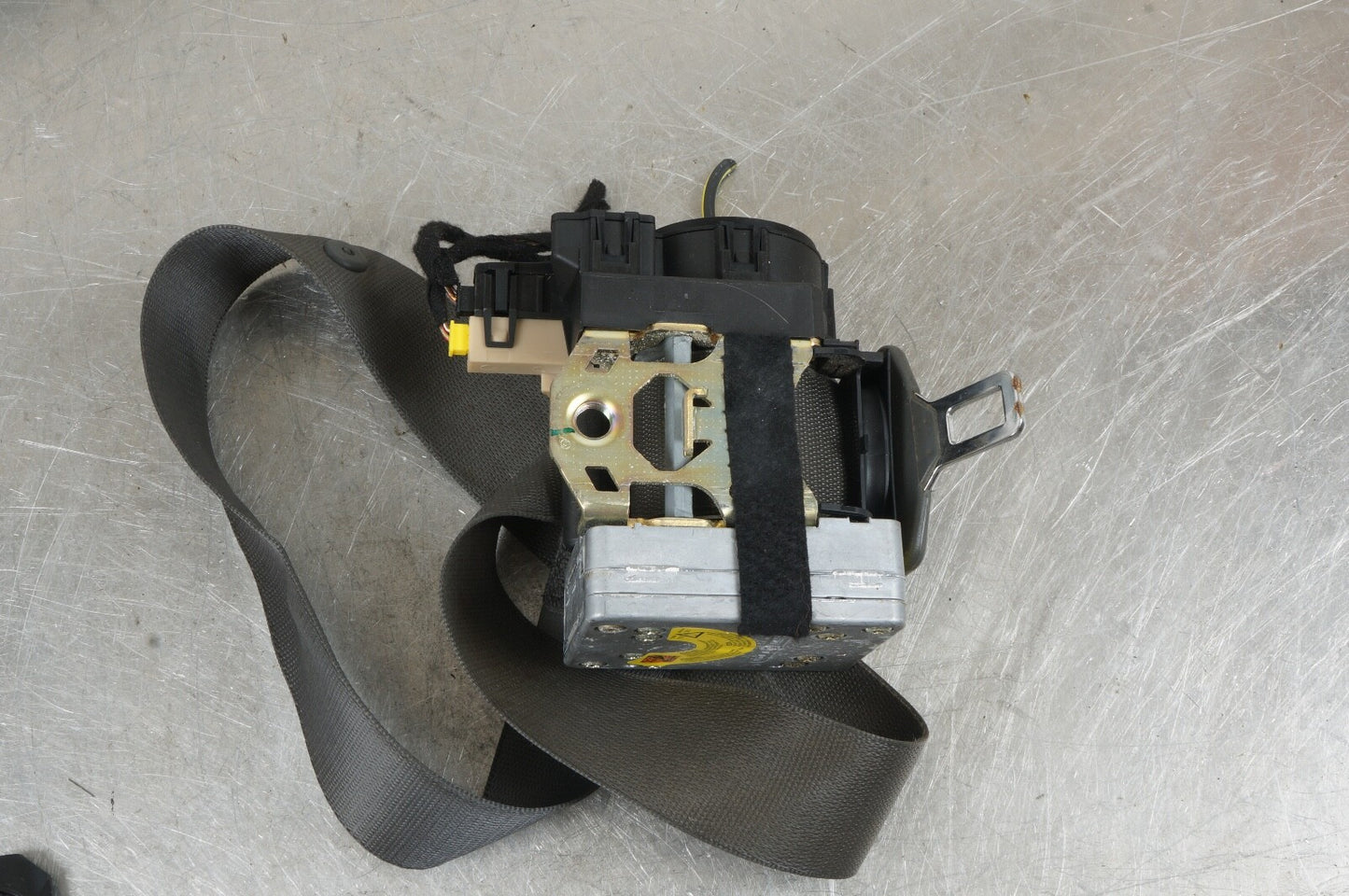 03-06 MERCEDES R230 SL500 FRONT LEFT DRIVER SIDE SEAT BELT RETRACTOR OEM
