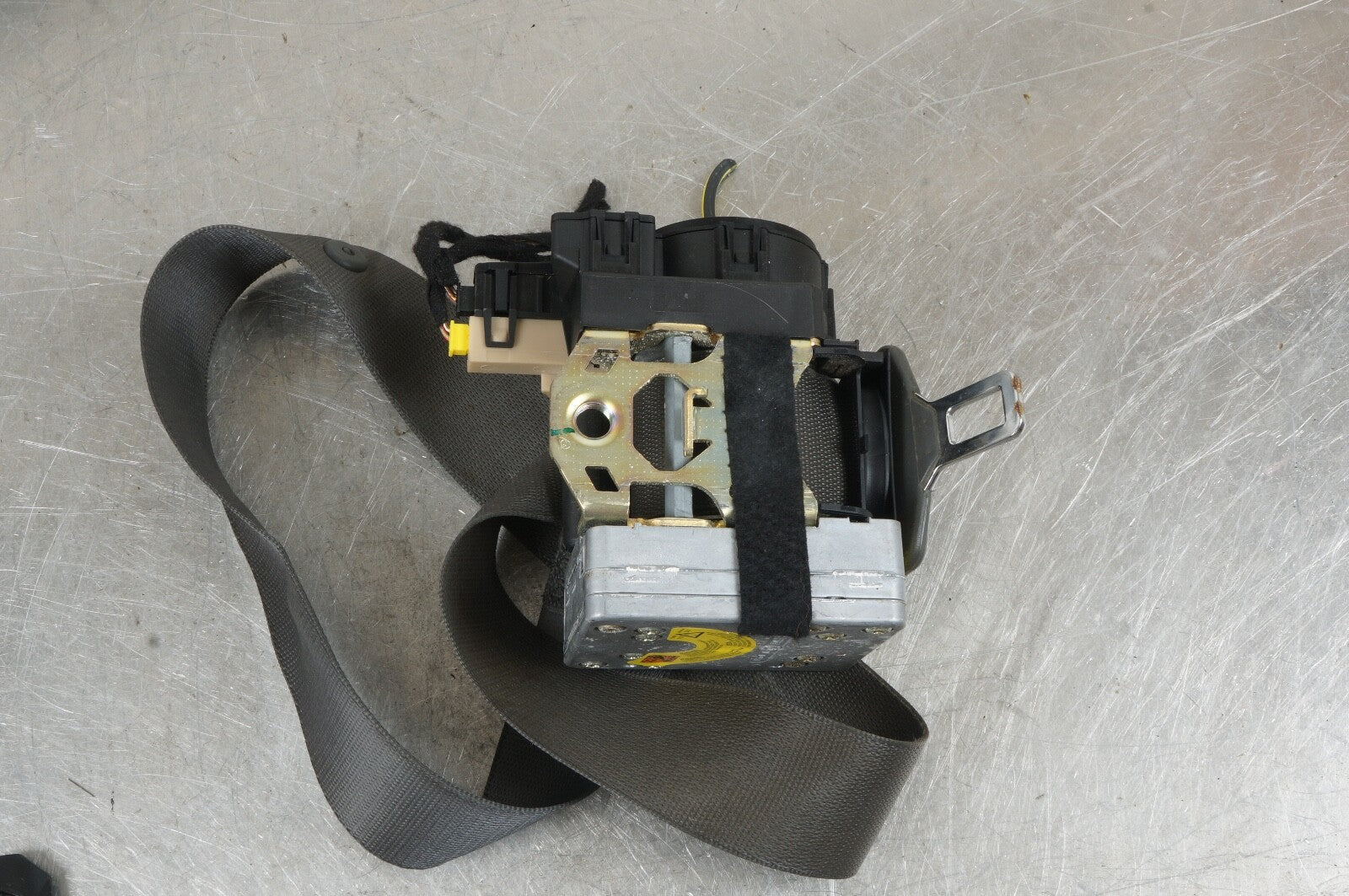 03-06 MERCEDES R230 SL500 FRONT LEFT DRIVER SIDE SEAT BELT RETRACTOR OEM