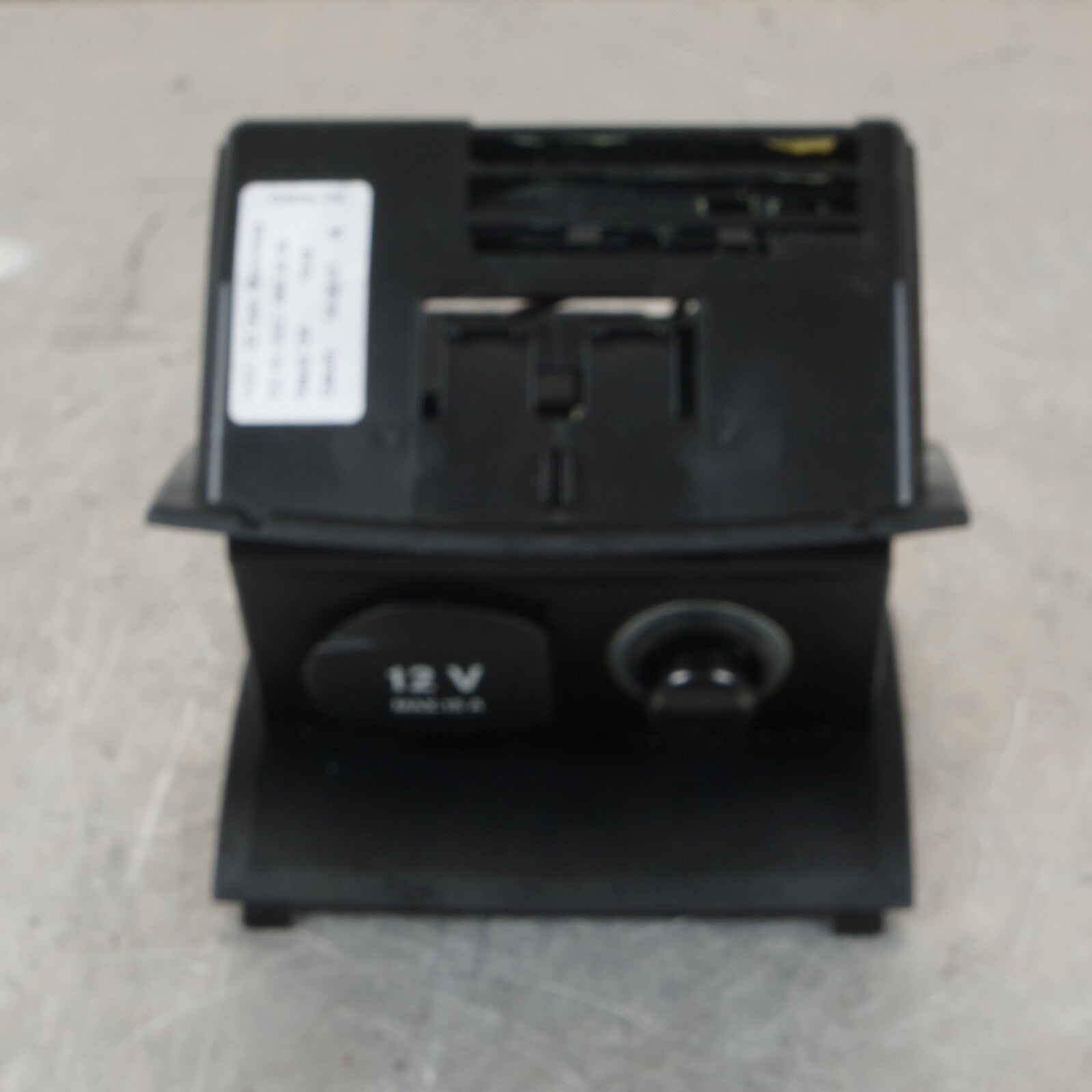 2007-2013 MERCEDES S600 CENTER CONSOLE REAR POWER OUTLET LIGHTER OEM