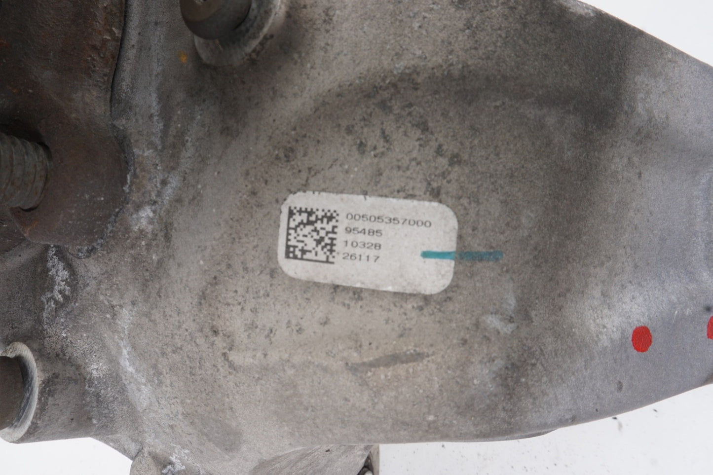 2017 - 2019 ALFA ROMEO STELVIO AWD REAR LEFT SIDE SPINDLE KNUCKLE HUB OEM