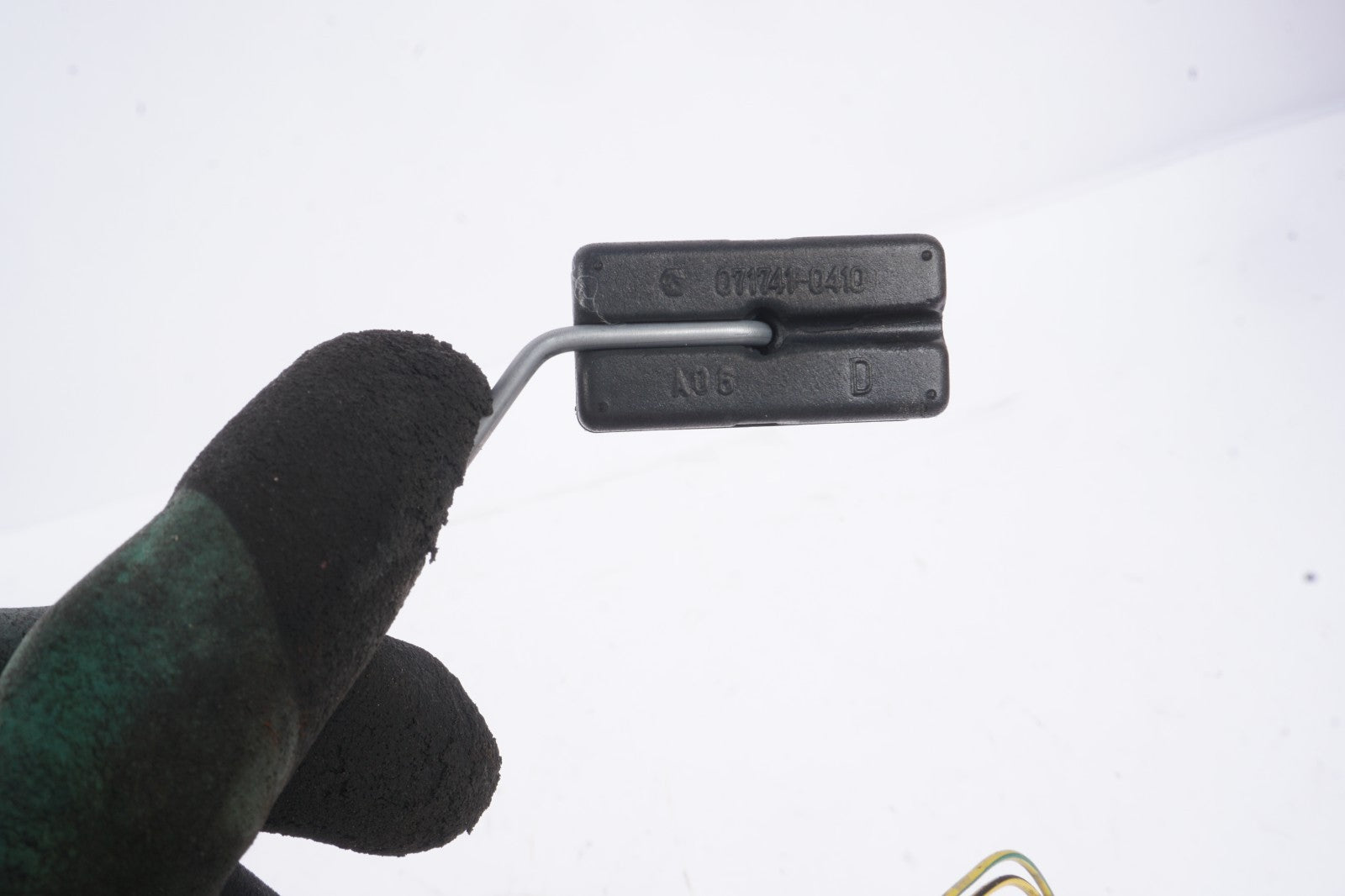 2002 - 2005 LEXUS SC430 FUEL LEVEL SENDING UNIT RIGHT OEM