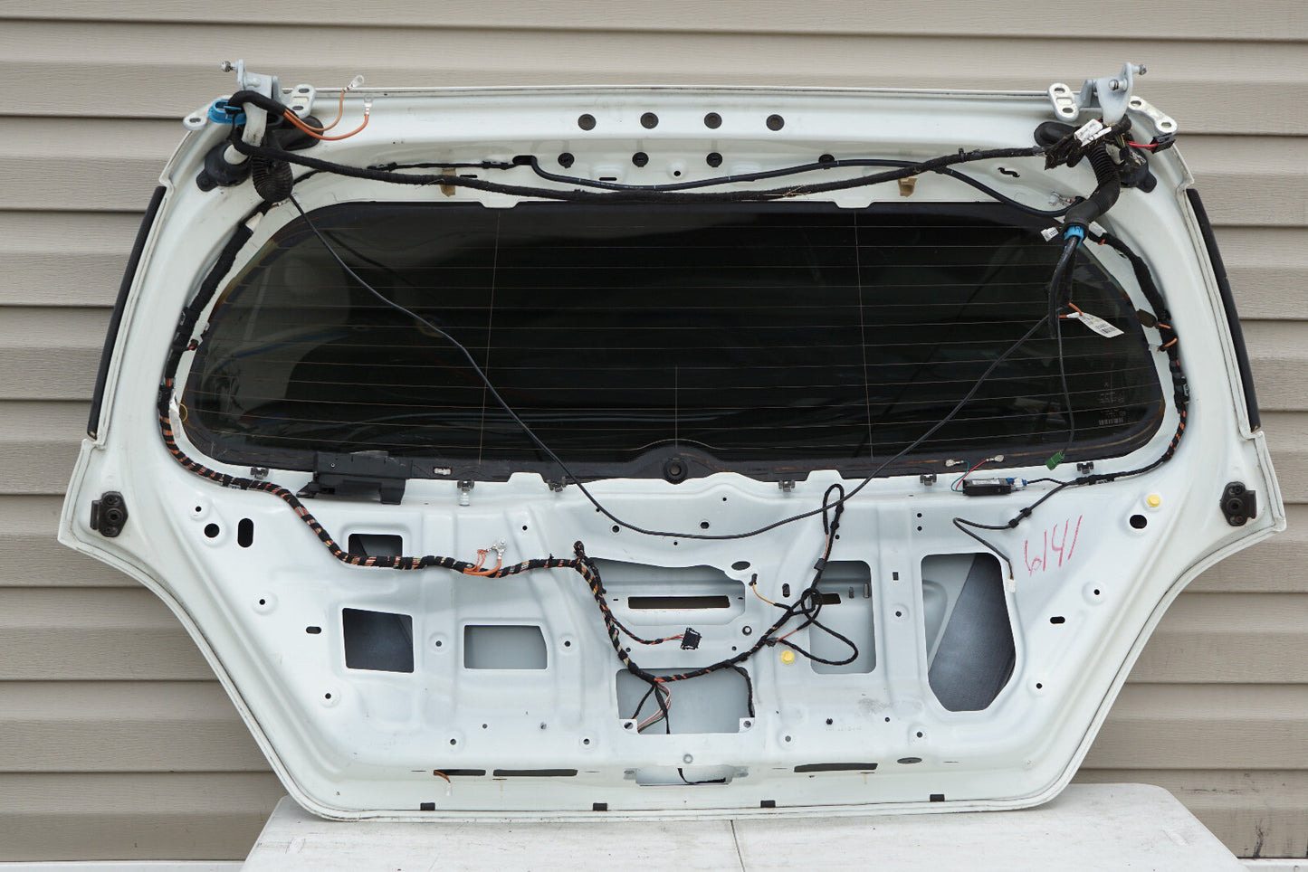 2006 - 2010 MERCEDES BENZ R350 R500 W251 TAILGATE LIFTGATE HATCH  OEM