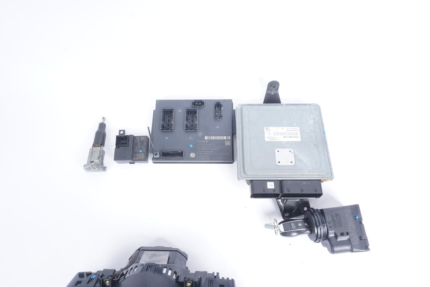 11-14 Porsche Cayenne 958 4.8l Ignition Set Key Lock Module Cluster OEM