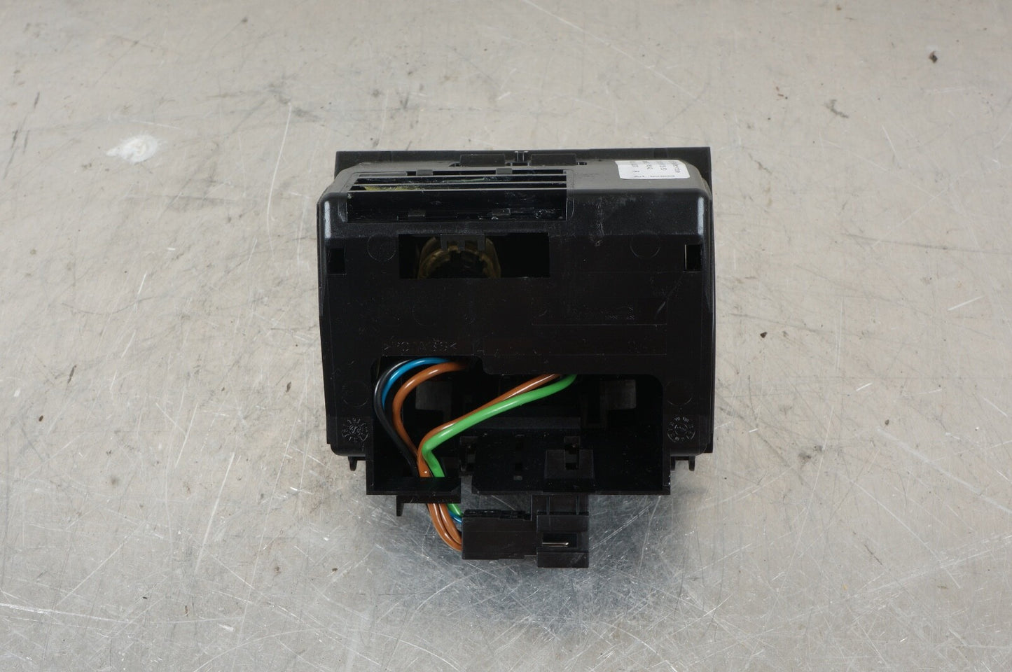 2007-2013 MERCEDES S600 CENTER CONSOLE REAR POWER OUTLET LIGHTER OEM