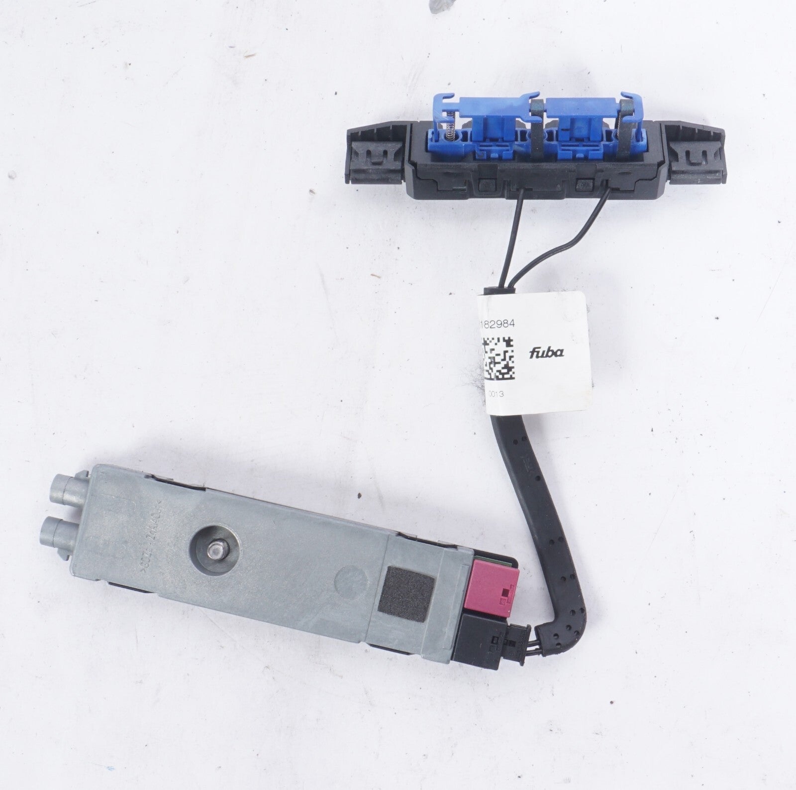 08-14 Mercedes C250 C300 C350 Radio Antenna Amp Amplifier A2048209489  OEM