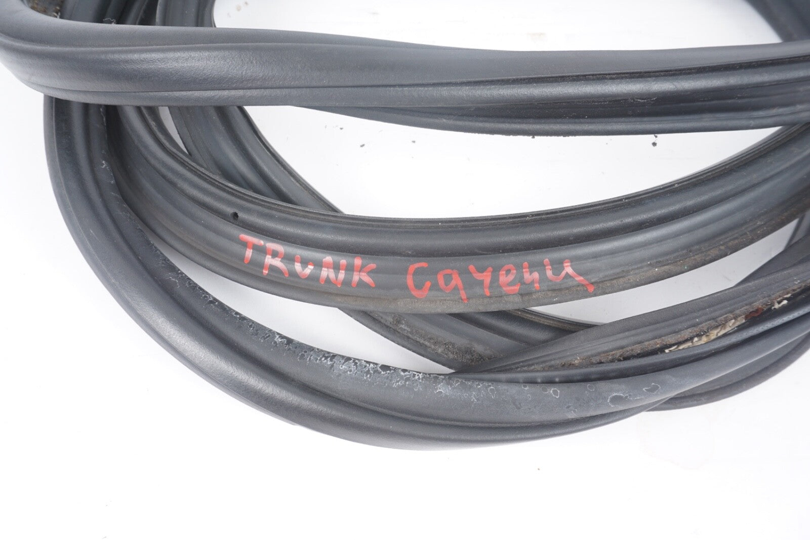 2011 -20 18 PORSCHE CAYENNE TAILGATE LIFTGATE BACK DOOR WEATHERSTRIP SEAL GASKET