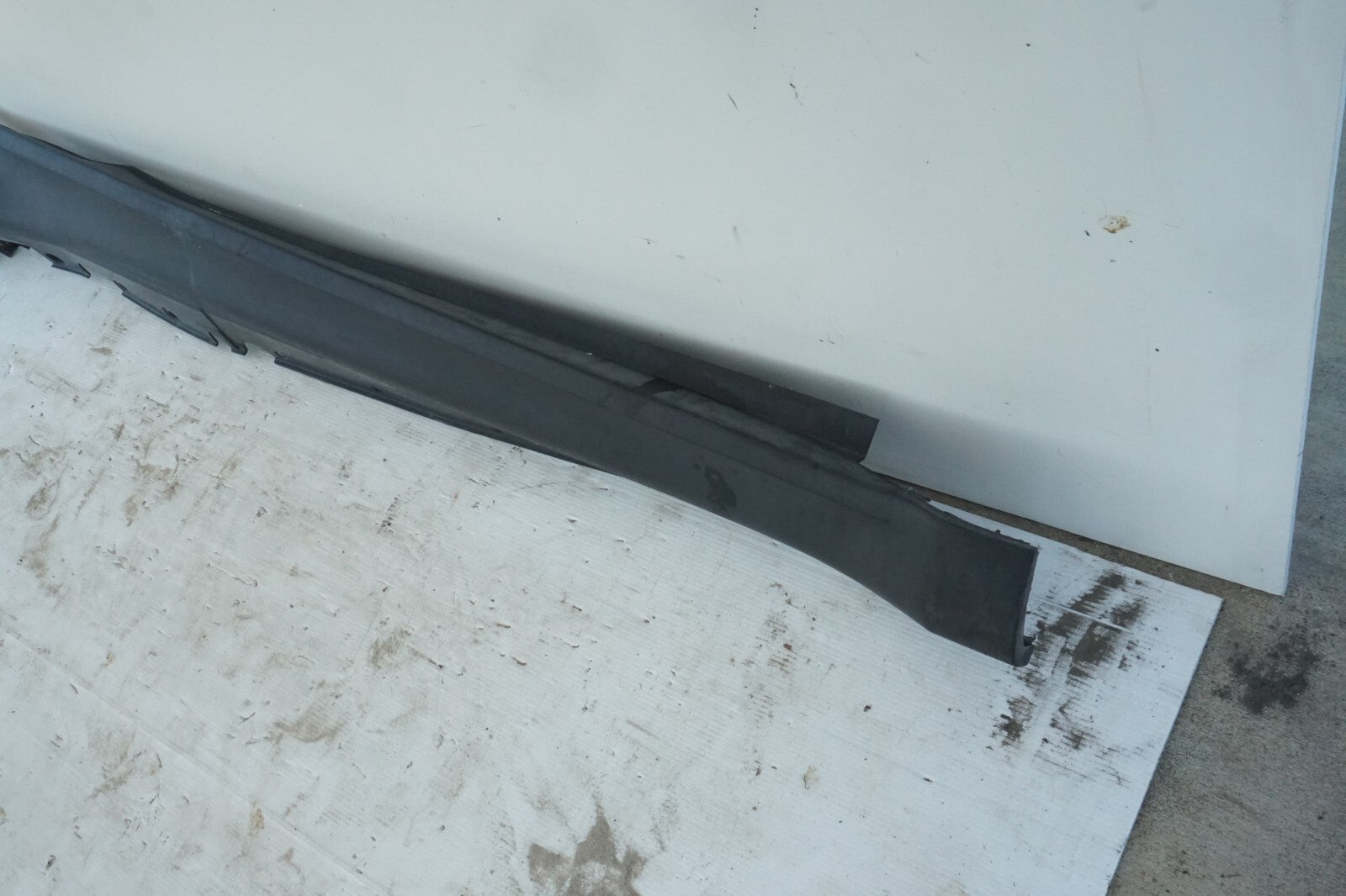 2008 - 2010 BMW X6 RIGHT PASSENGER SIDE ROCKER PANEL SKIRT MOLDING OEM