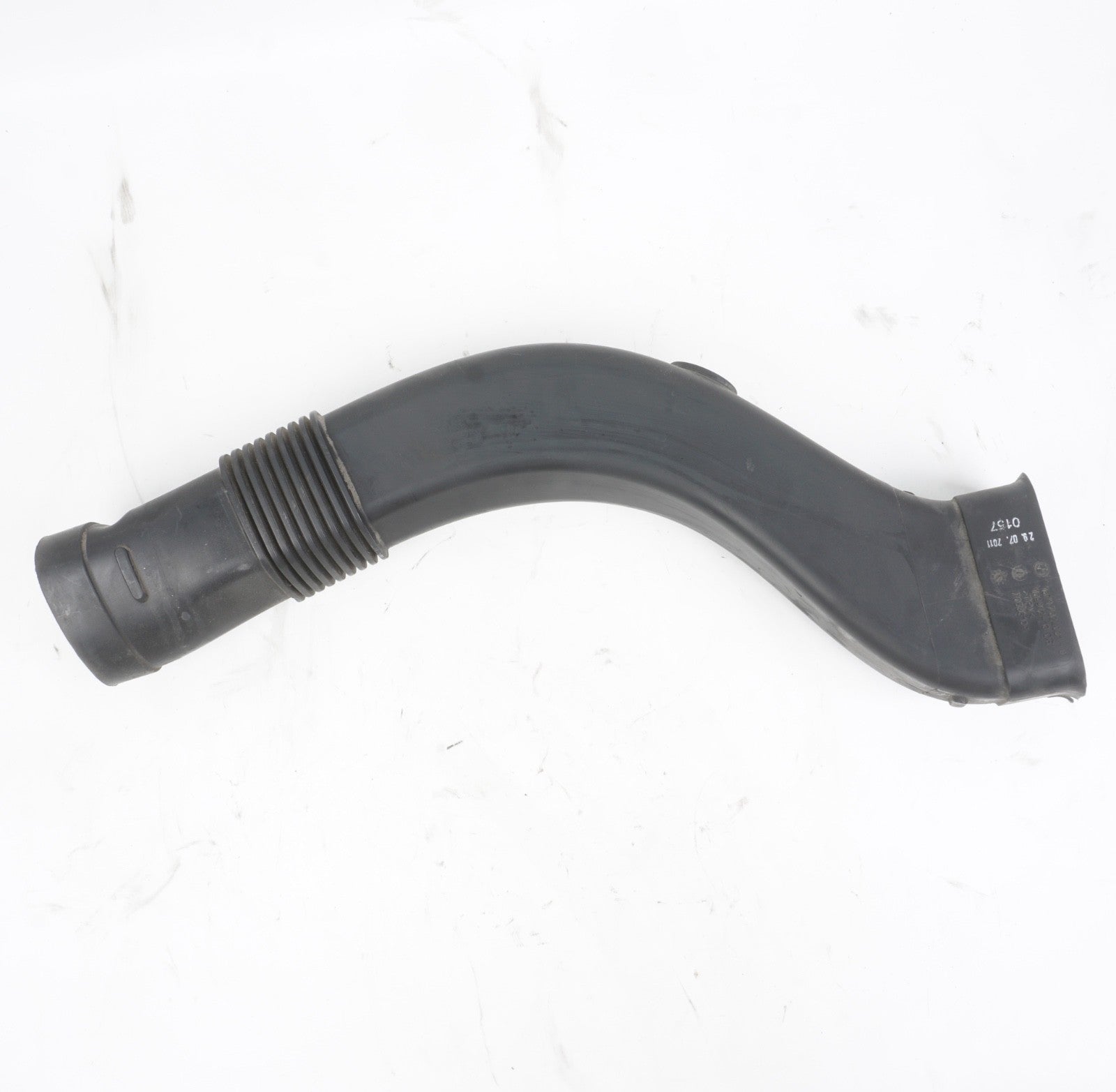 2012-2015 BMW F06 650i 4.4L Gas Left Side Air Intake Duct Tube 7624031-01 OEM
