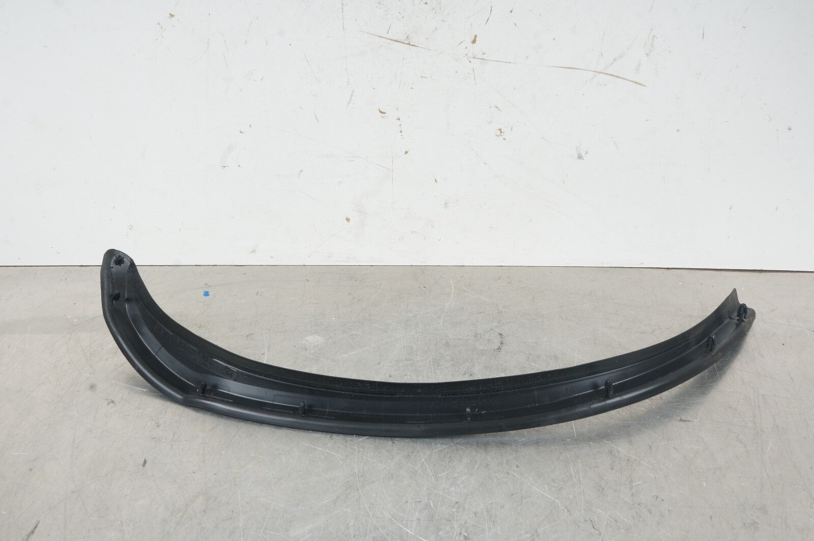2013 - 2020 MERCEDES SL550 DRIVER/LEFT FRONT DOOR FRAME SEAL TRIM WEATHER STRIP