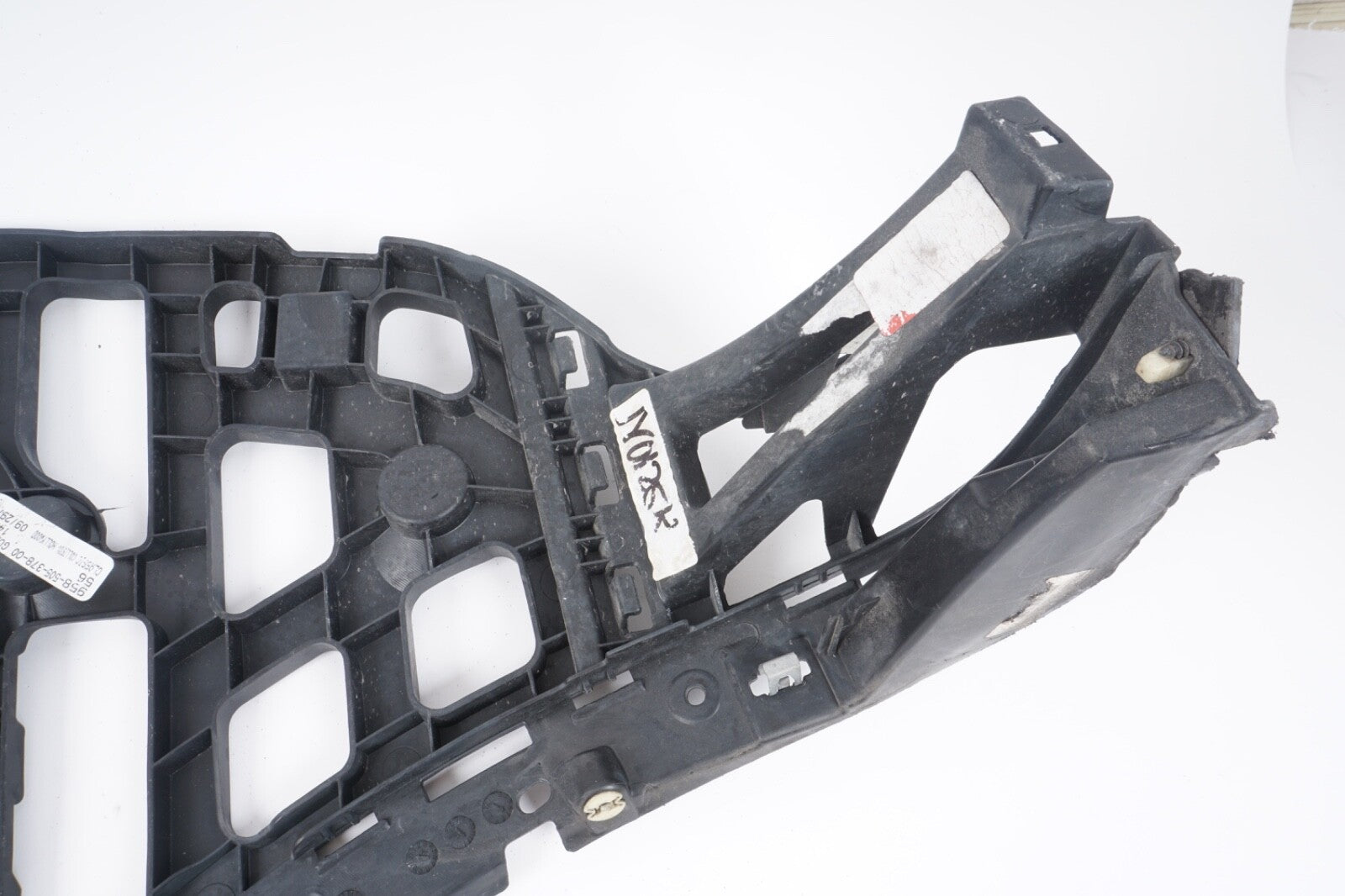 2011 - 2018 Porsche Cayenne  Rear RH Bumper Cover Bracket Guide