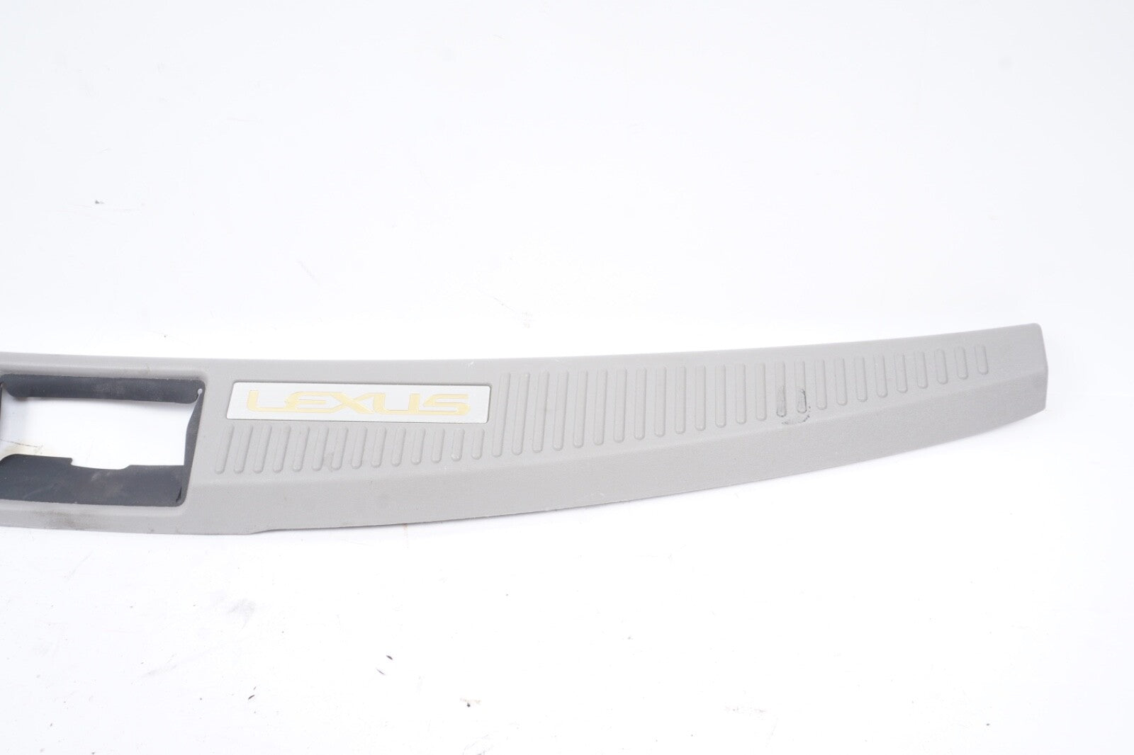 2002 - 2010 LEXUS SC430 Z40 CONVERTIBLE TRUNK LATCH SCUFF PLATE TRIM