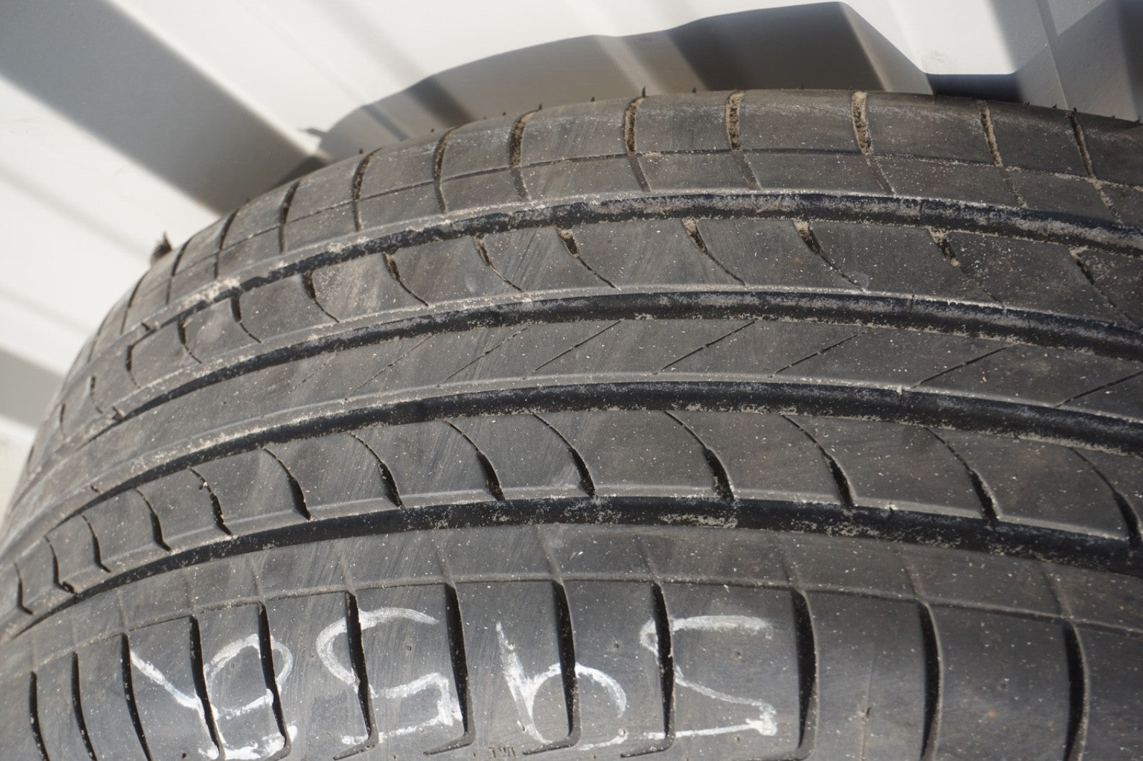 Used 225/55R18 Definity HP100 98V